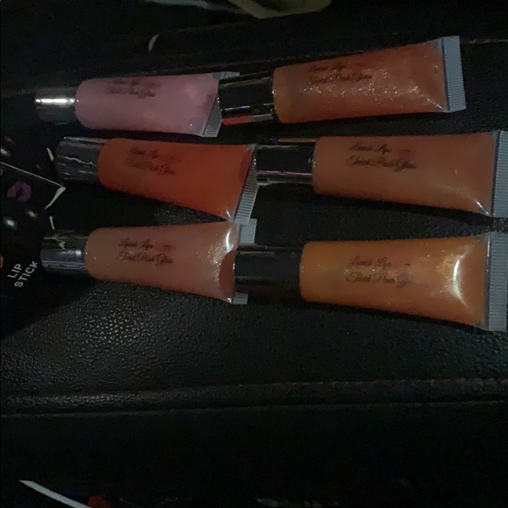 lip gloss